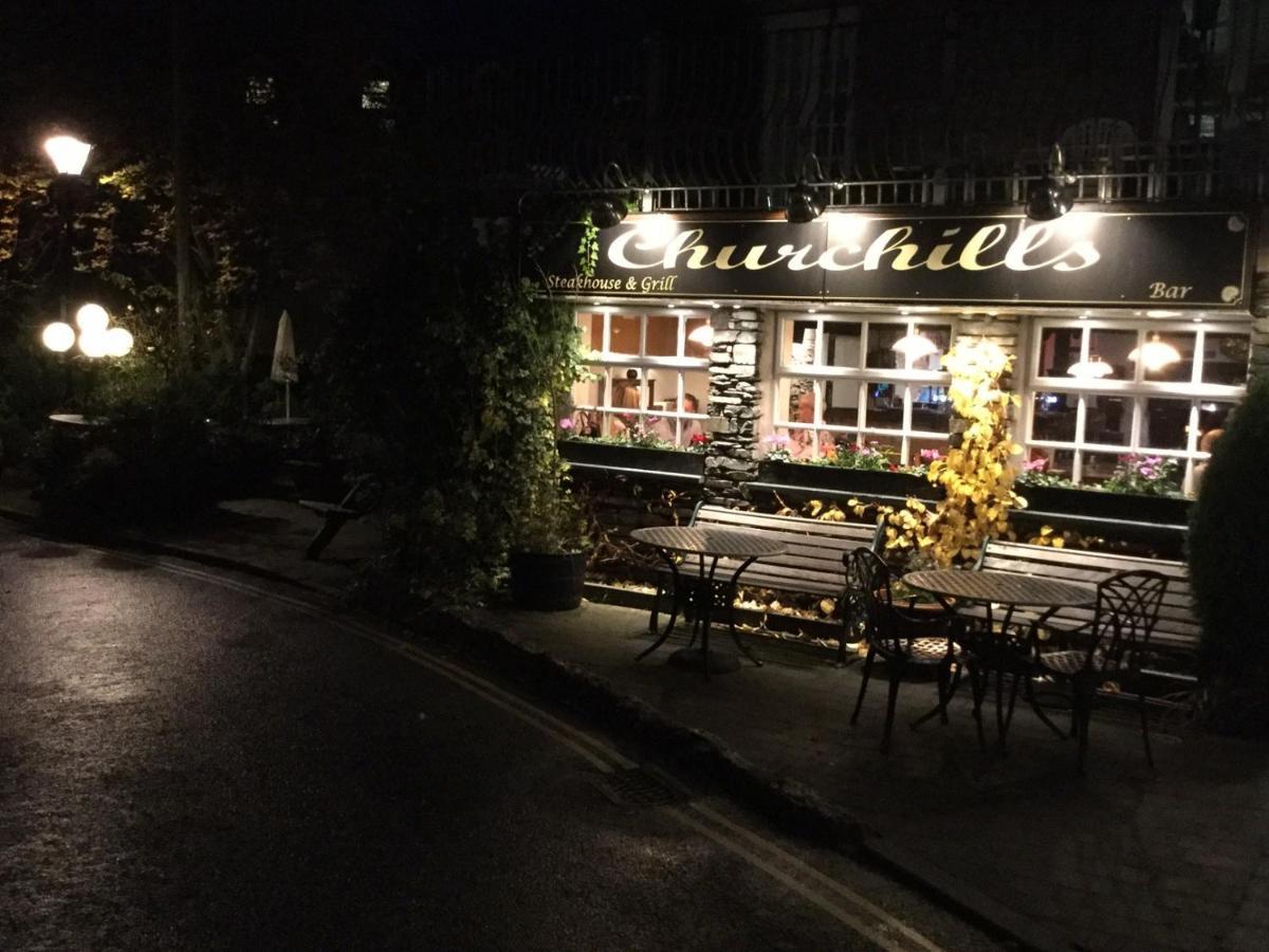 Churchills Inn & Rooms Bowness-on-Windermere Exterior foto