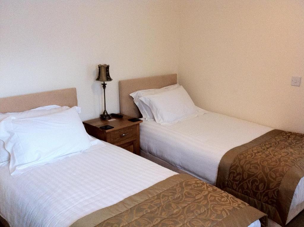 Churchills Inn & Rooms Bowness-on-Windermere Habitación foto