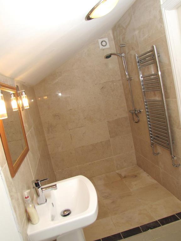 Churchills Inn & Rooms Bowness-on-Windermere Habitación foto
